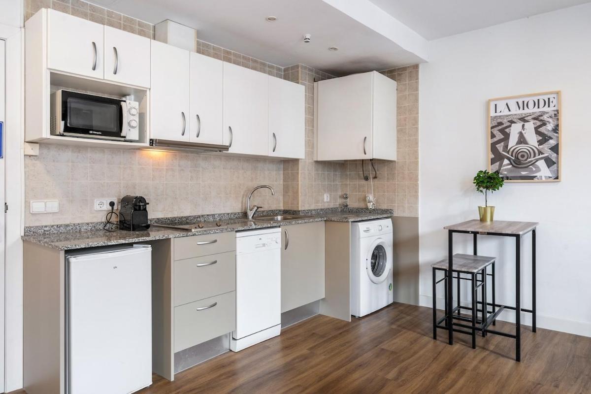 Lodging Apartments Liceu G1 Barcelona Kültér fotó
